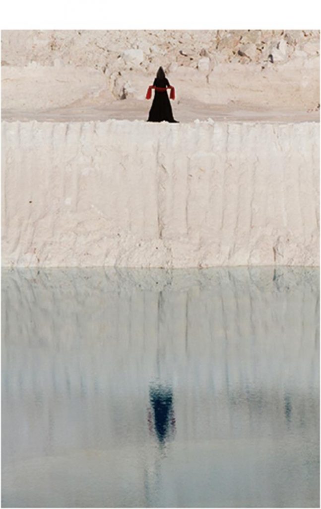 "A sombra do sol", 2012, photographic record of performance, private loan works, 70x50 cm